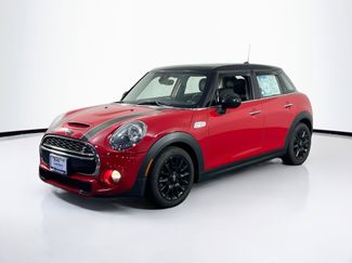 Used 2019 MINI Cooper S image 1