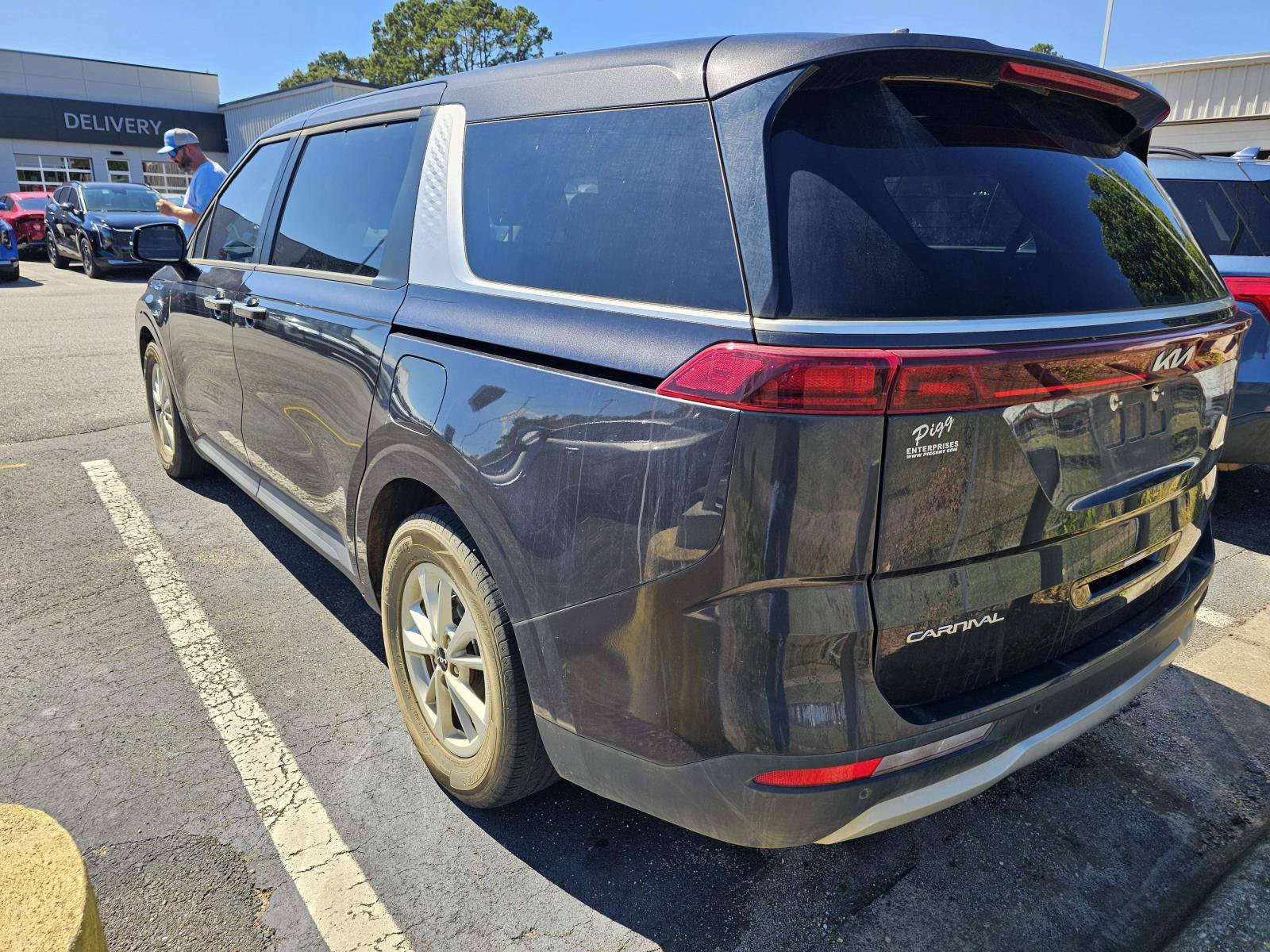 Used 2024 Kia Carnival LX FWD image 14