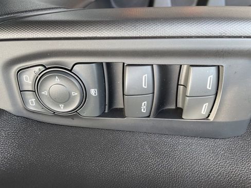 Used 2022 Chevrolet Silverado 1500 Custom AWD/4WD image 12