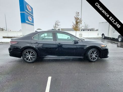 Used 2023 Toyota Camry SE image 8