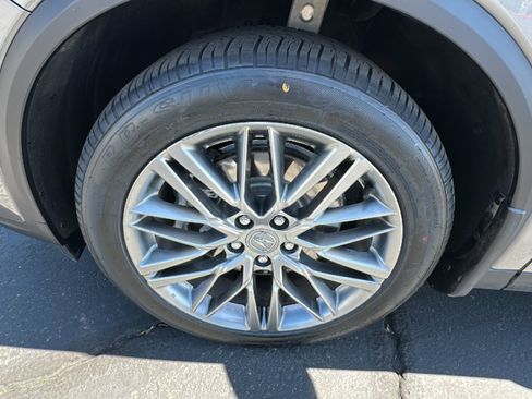 Used 2022 Acura MDX SH-AWD w/ Advance Package image 9