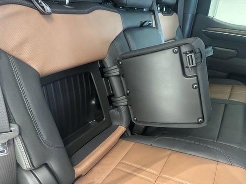 Certified 2023 Chevrolet Silverado 1500 High Country w/ High Country Premium Package image 11