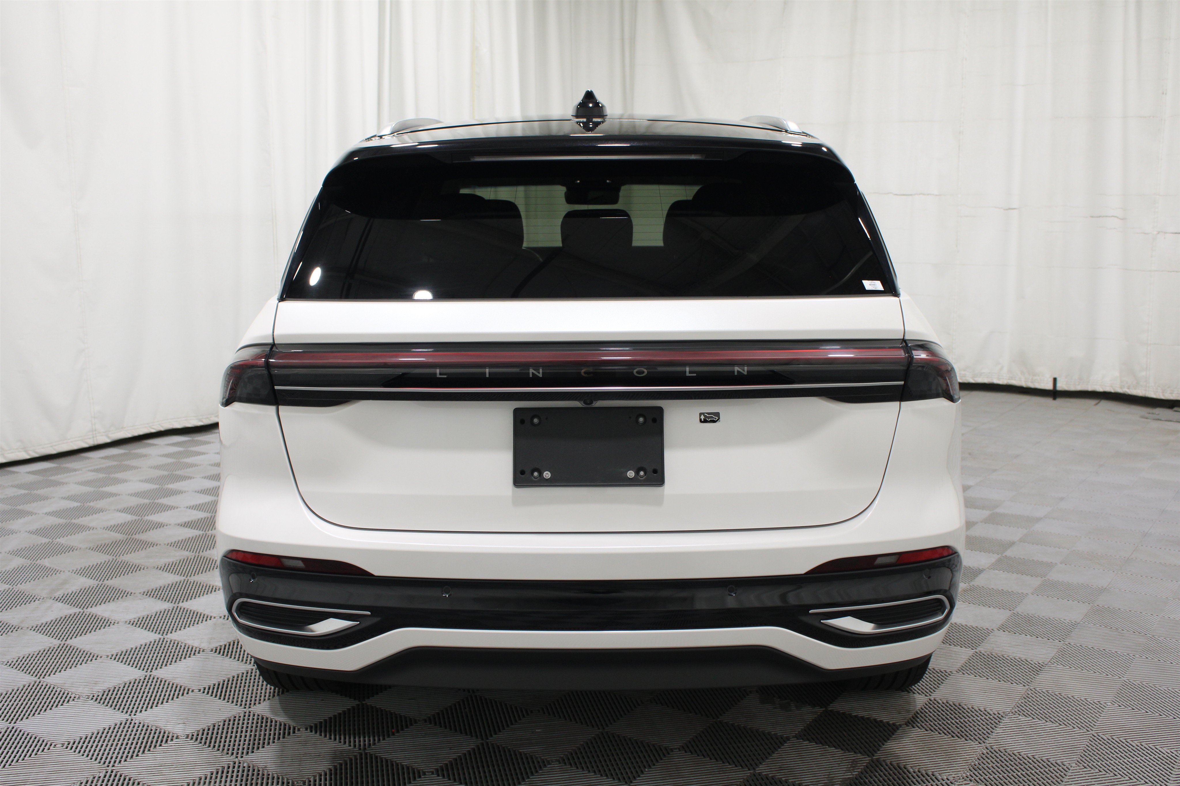 Used 2024 Lincoln Nautilus Reserve AWD/4WD image 32