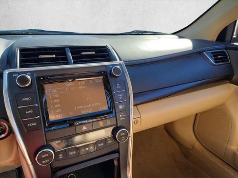 Used 2016 Toyota Camry XLE image 21