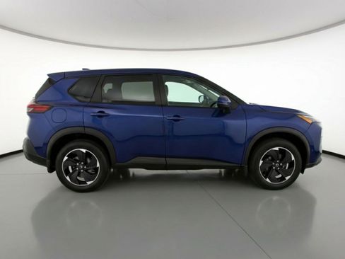 Used 2025 Nissan Rogue SV FWD image 11