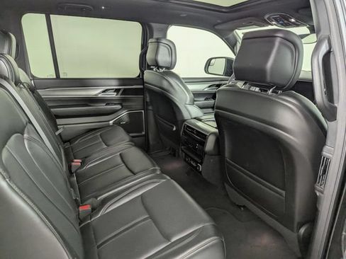 Used 2024 Jeep Wagoneer Series II AWD/4WD image 21
