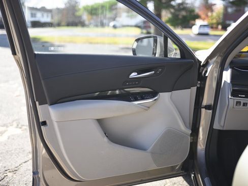 Used 2022 Cadillac XT4 Premium Luxury w/ Enhanced Visibility Package image 20