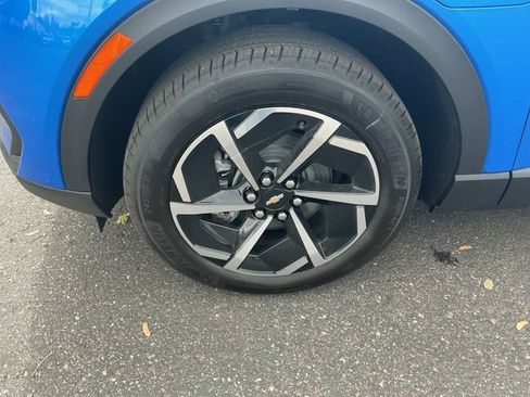 New 2026 Chevrolet Equinox EV LT image 9