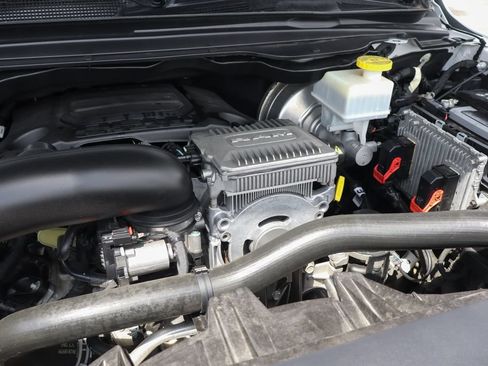 Used 2021 RAM 1500 Laramie AWD/4WD image 14