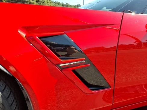 Used 2017 Chevrolet Corvette Grand Sport w/ Grand Sport Heritage Package RWD image 7