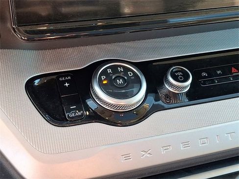 Used 2025 Ford Expedition Active image 15