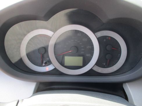 Used 2012 Toyota RAV4 4WD w/ Value Pkg image 26
