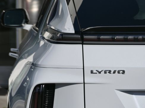 Used 2026 Cadillac Lyriq Sport AWD/4WD image 5