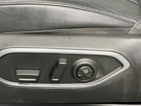 Used 2023 Jeep Wagoneer L Series II image 15