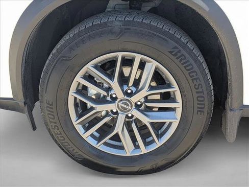 Used 2024 Nissan Rogue S image 22