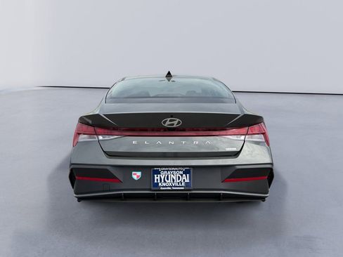 New 2026 Hyundai Elantra Hybrid FWD image 4