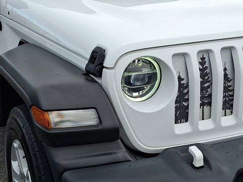 Used 2021 Jeep Wrangler Unlimited Sport image 9