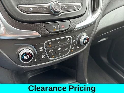 Used 2022 Chevrolet Equinox LT w/ Driver Convenience Package image 24