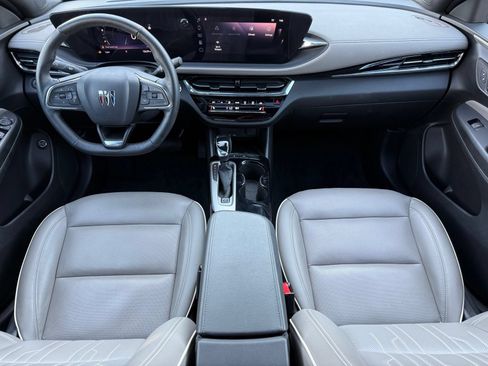 Used 2025 Buick Envista Avenir FWD image 2