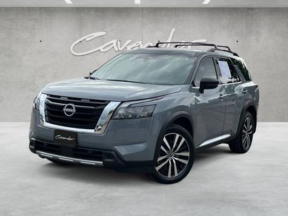 Certified 2025 Nissan Pathfinder Platinum