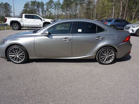 Used 2017 Lexus IS 200t image 16