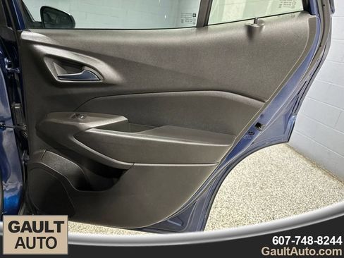 Used 2024 Chevrolet Trax LT w/ Driver Confidence Package FWD image 18