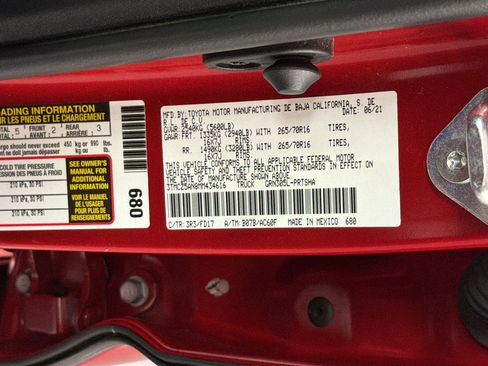 Used 2021 Toyota Tacoma TRD Off-Road w/ Technology Package AWD/4WD image 24