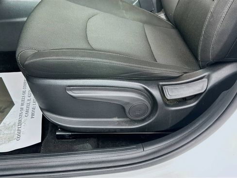 Used 2022 Kia Forte LXS FWD image 18