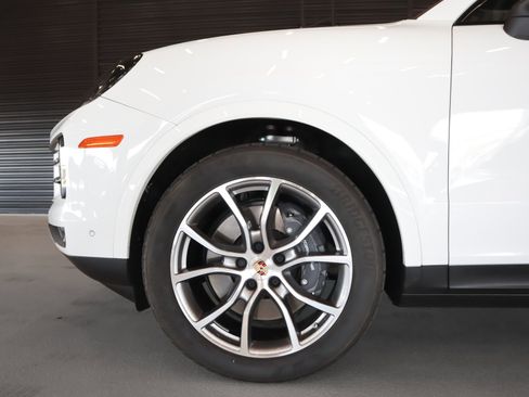 Certified 2026 Porsche Cayenne image 25