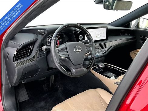 Used 2023 Lexus LS 500 AWD w/ Interior Upgrade Package image 15