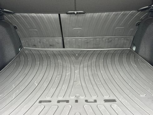 New 2026 Toyota Prius LE image 13