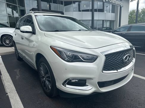 Used 2019 INFINITI QX60 Luxe w/ Sensory Package FWD image 4