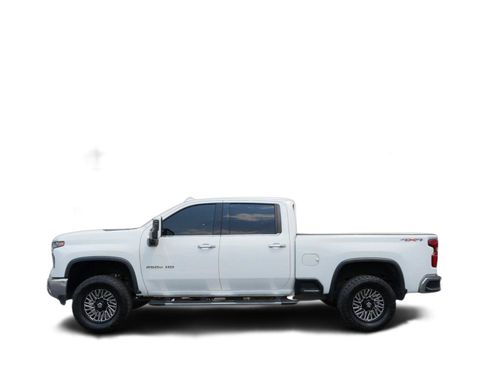 Used 2024 Chevrolet Silverado 2500 LTZ AWD/4WD image 4