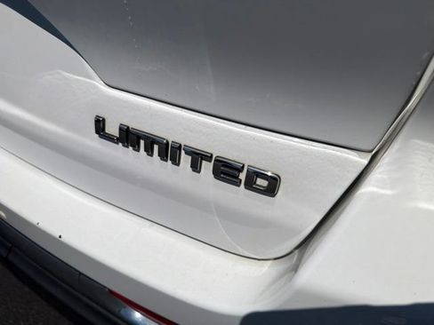 Used 2023 Jeep Grand Cherokee Limited AWD/4WD image 11