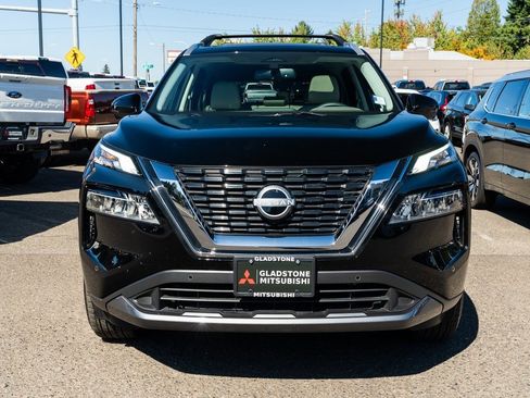 Used 2023 Nissan Rogue SL w/ SL Premium Package image 2