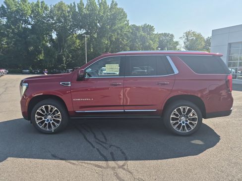 New 2026 GMC Yukon Denali w/ Denali Reserve Package AWD/4WD image 2