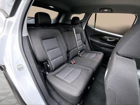 Used 2023 GMC Terrain SLE w/ Driver Convenience Package image 17