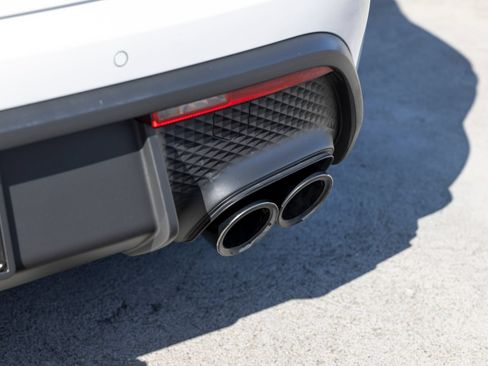 Certified 2025 Porsche Macan AWD/4WD image 24