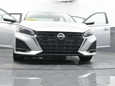 Used 2023 Nissan Altima 2.5 SV FWD image 71