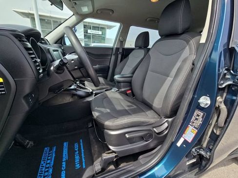 Used 2018 Kia Soul + FWD image 17