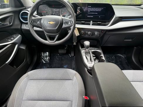 Used 2024 Chevrolet Trax LS FWD image 13