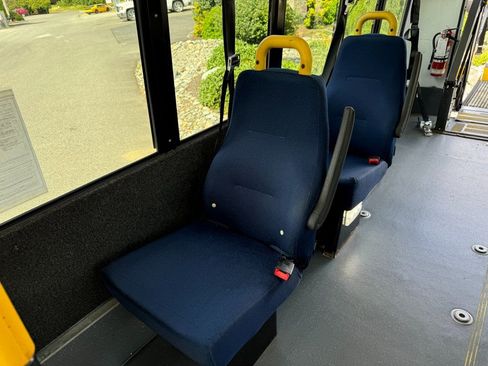 Used 2014 Chevrolet Express 3500 image 18