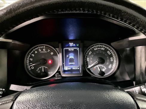 Used 2018 Toyota Tacoma TRD Off-Road w/ Technology Package image 26