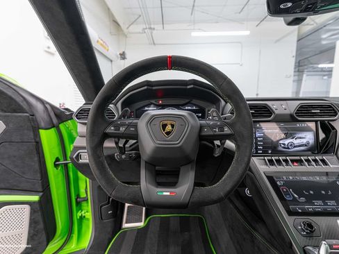Used 2024 Lamborghini Urus Performante AWD/4WD image 4