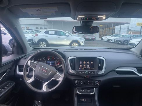Used 2024 GMC Terrain SLE image 32
