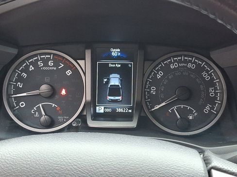 Used 2021 Toyota Tacoma TRD Sport image 23