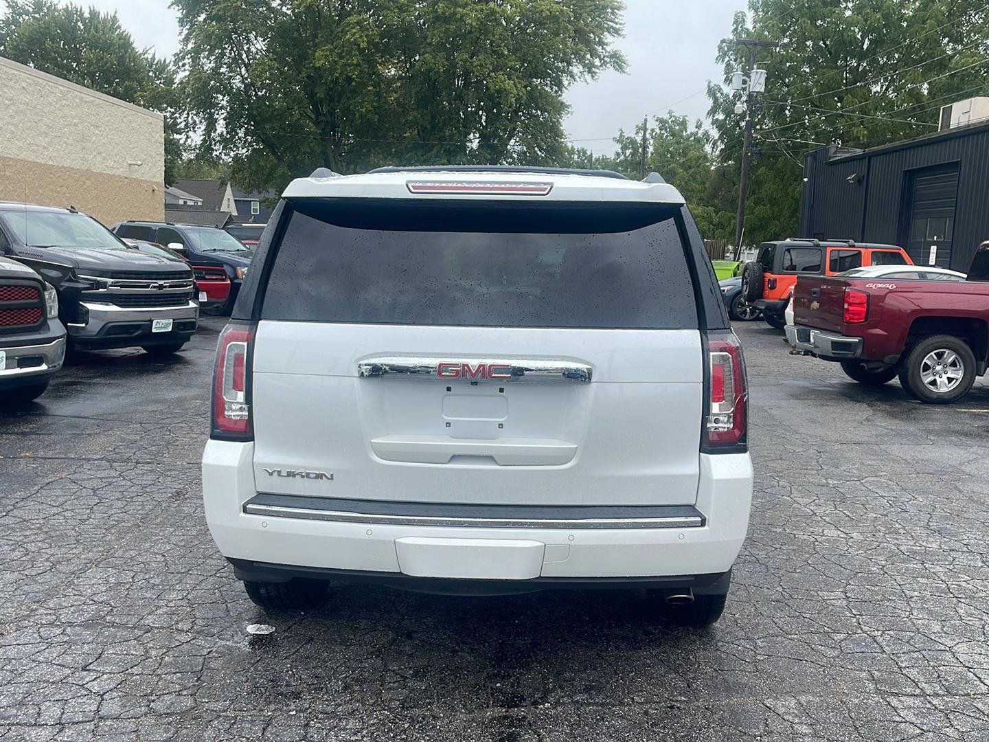 Used 2017 GMC Yukon Denali AWD/4WD image 6