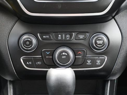 Used 2021 Jeep Cherokee Latitude image 20