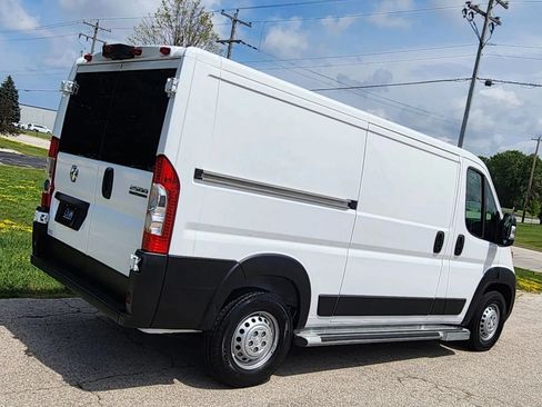 Used 2025 RAM ProMaster 2500 w/ U-Haul Equipment Group FWD image 10