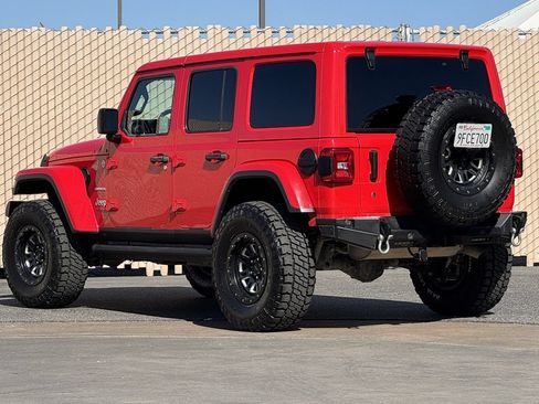 Used 2018 Jeep Wrangler Unlimited Sahara AWD/4WD image 6